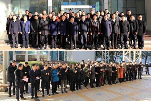 江西財(cái)經(jīng)大學(xué)虛擬現(xiàn)實(shí)(VR)現(xiàn)代產(chǎn)業(yè)學(xué)院揭牌-酷雷曼VR全景