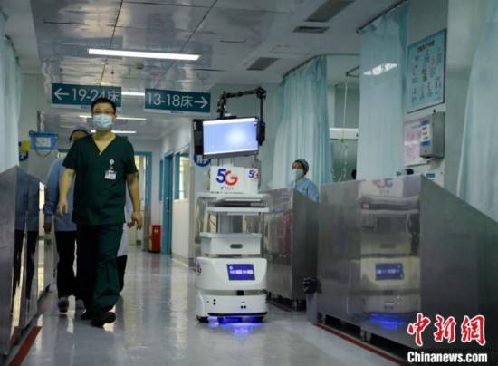四川首個“5G+醫(yī)療機(jī)器人+VR”探視系統(tǒng)正式啟用 四川首個“5G+醫(yī)療機(jī)器人+VR”探視系統(tǒng)正式啟用